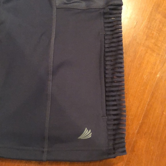 FREE2B Activewear Jacket-size Large - Picture 7 of 8